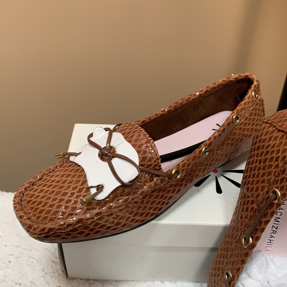6 wide Isaac mizrahi loafer chestnut - Picture 3 of 11